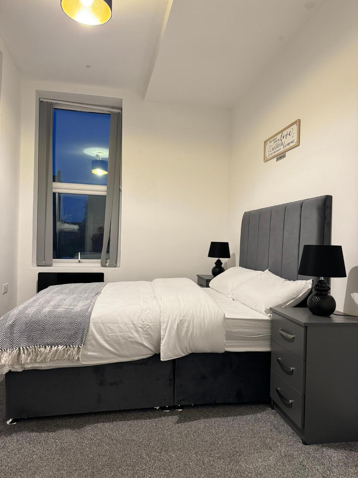 Icon Residencia Apartment Manchester Exterior photo