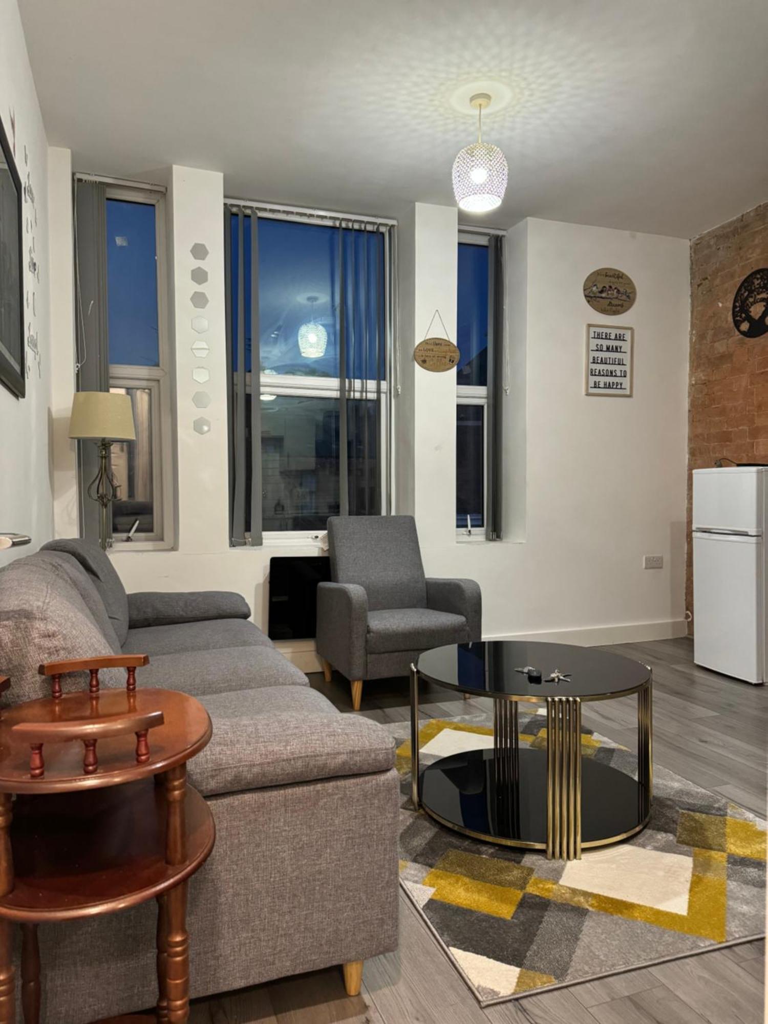 Icon Residencia Apartment Manchester Exterior photo
