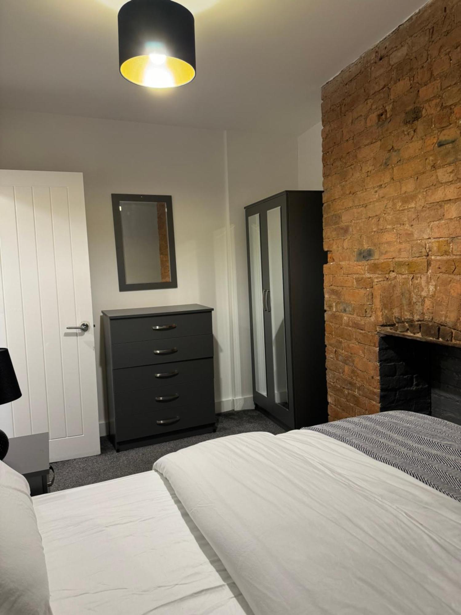 Icon Residencia Apartment Manchester Exterior photo