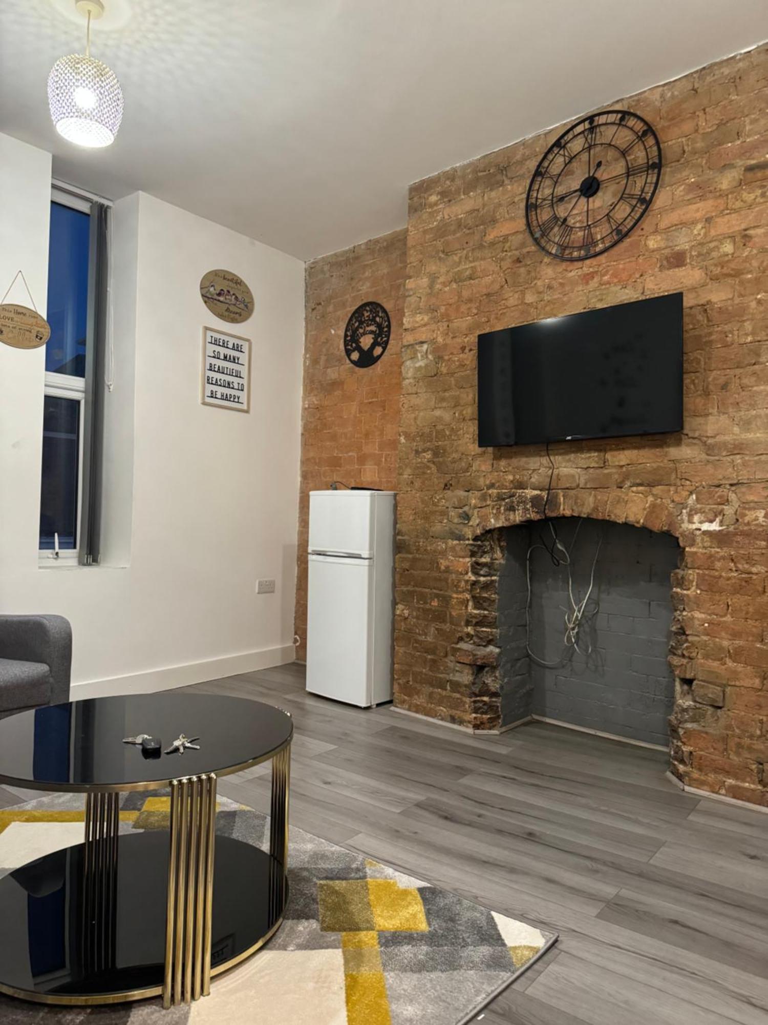 Icon Residencia Apartment Manchester Exterior photo