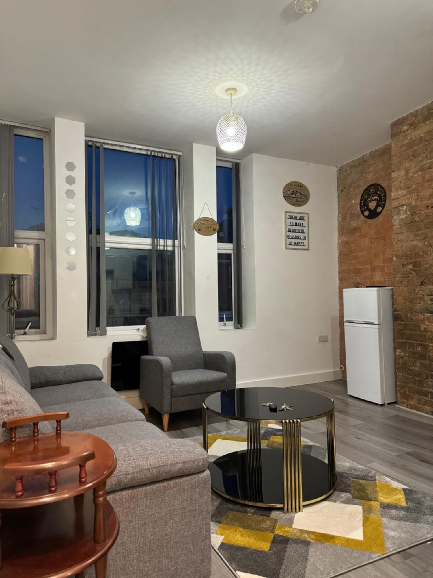 Icon Residencia Apartment Manchester Exterior photo