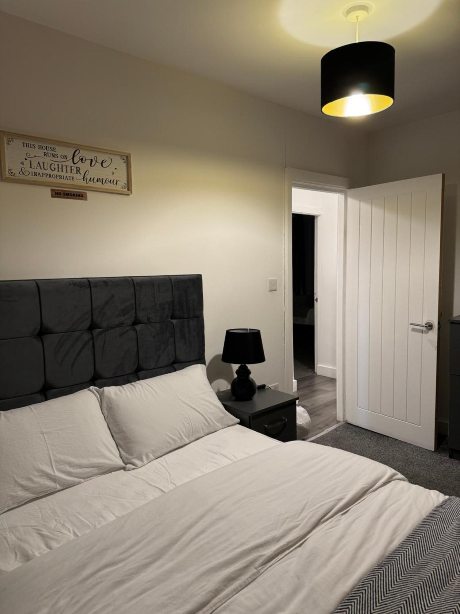 Icon Residencia Apartment Manchester Exterior photo